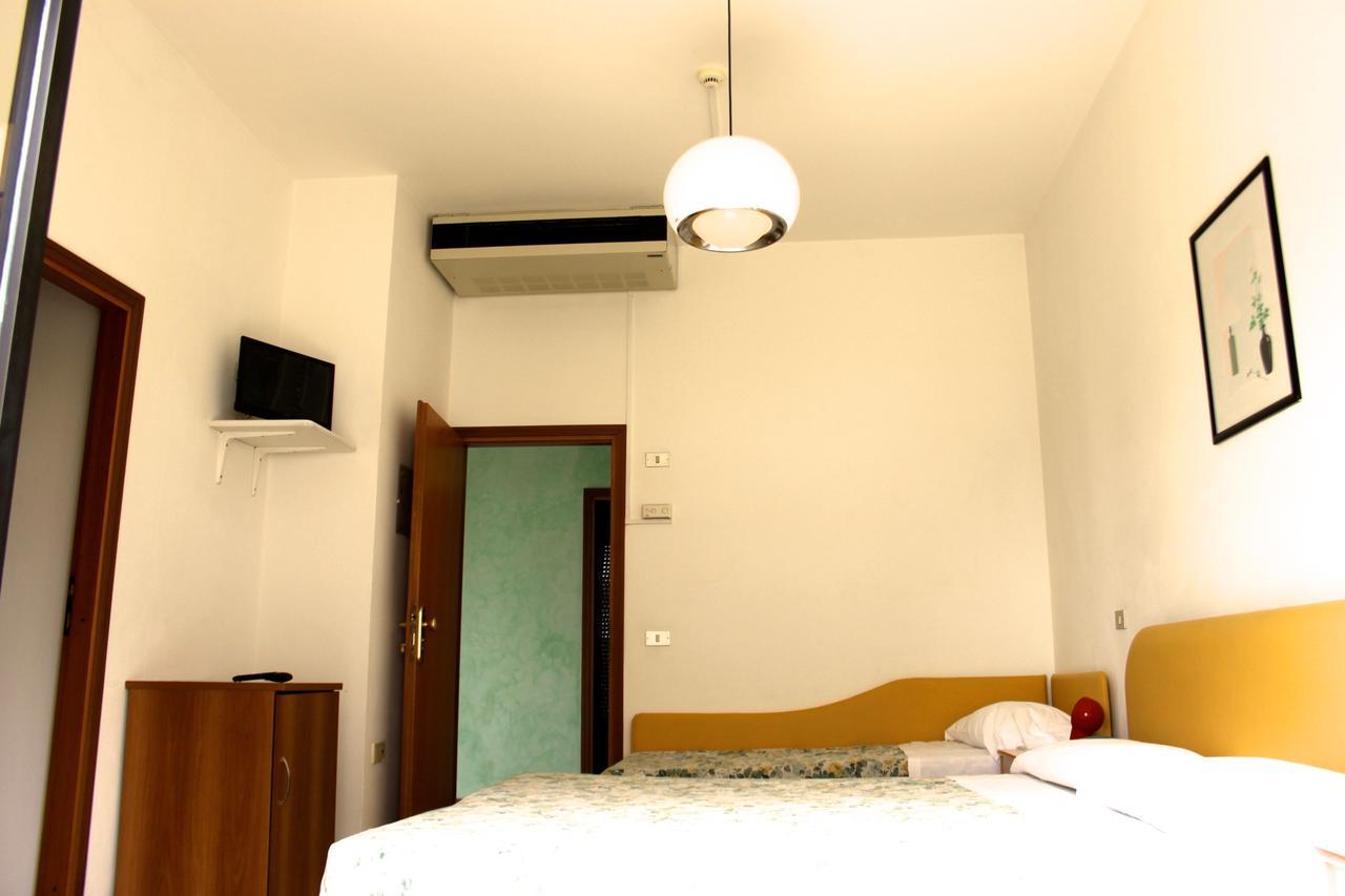 B&B Domus Mea เชเซนาติโก ภายนอก รูปภาพ